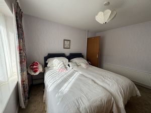 GROUND FLOOR DOUBLE BEDROOM- click for photo gallery